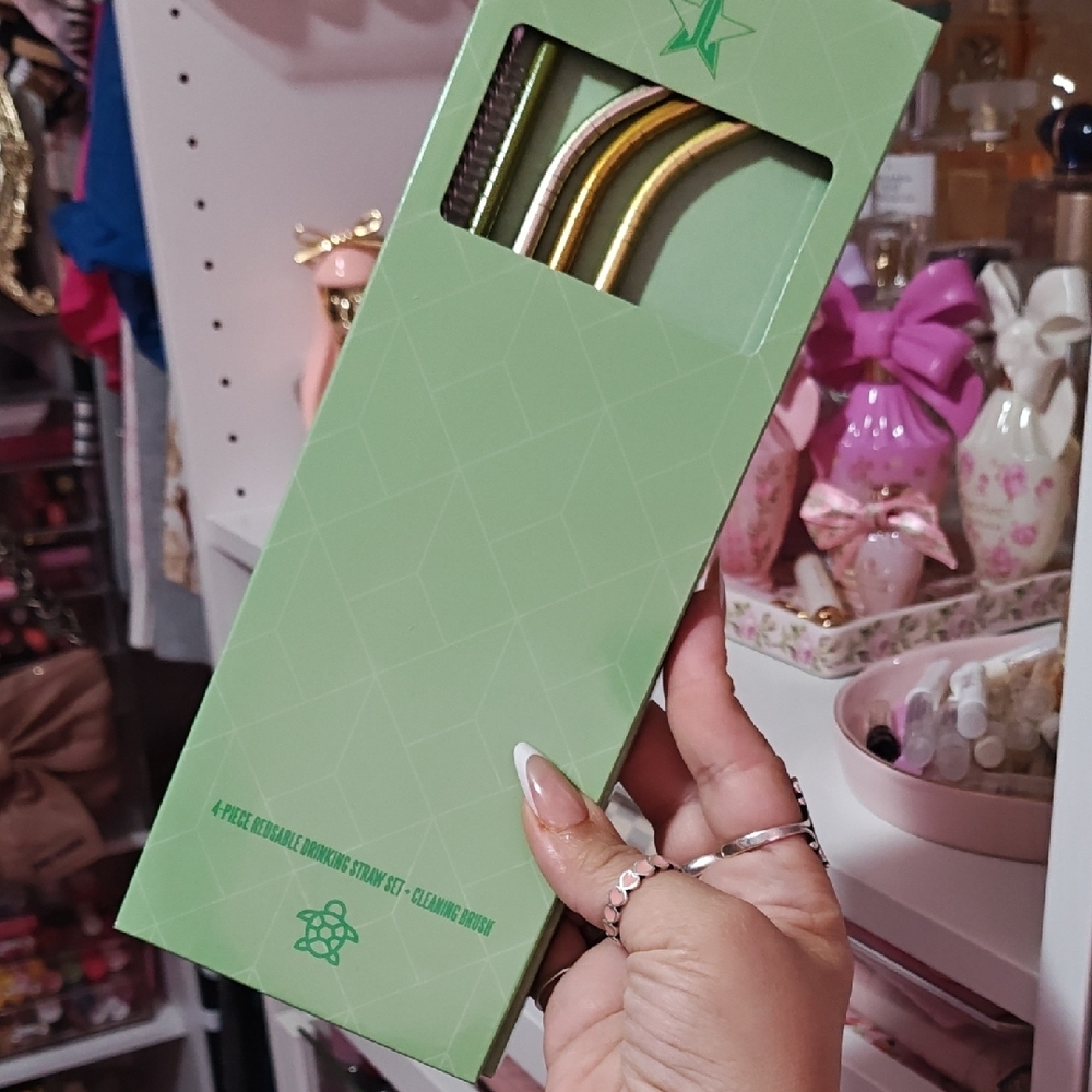Jeffree Star Green Reusable Straw Set